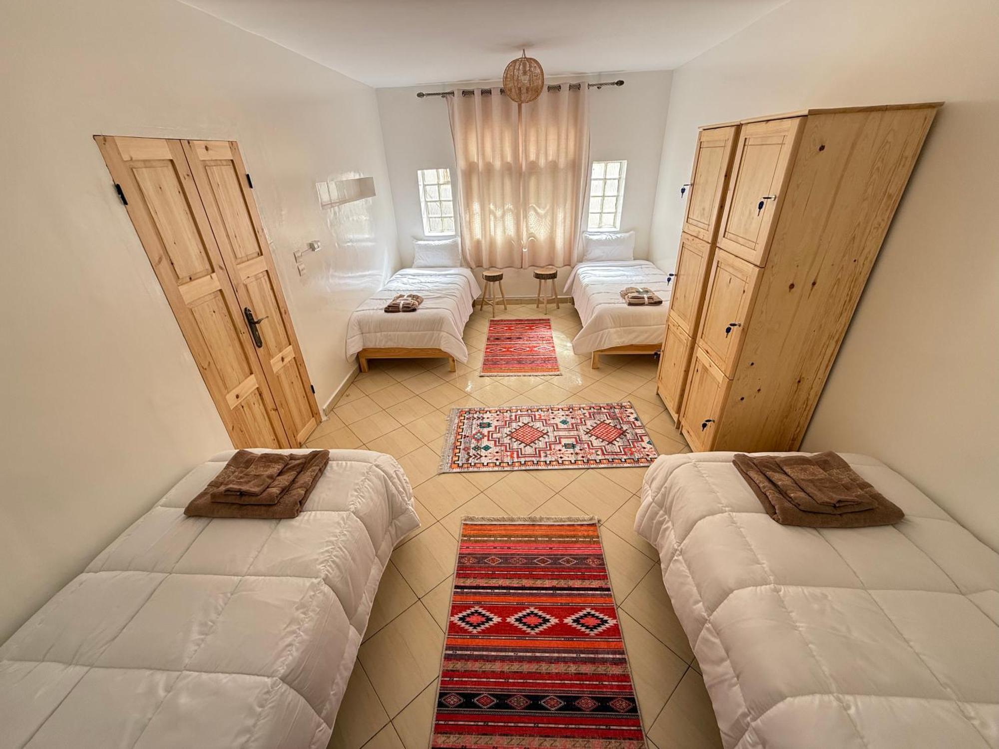 Orange Surf House Hostel